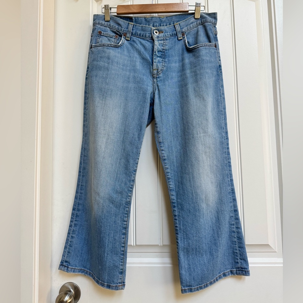 Vintage Y2K Lucky Brand Easy Rider Crop Button Fly Light Wash Jean. Size 8/29